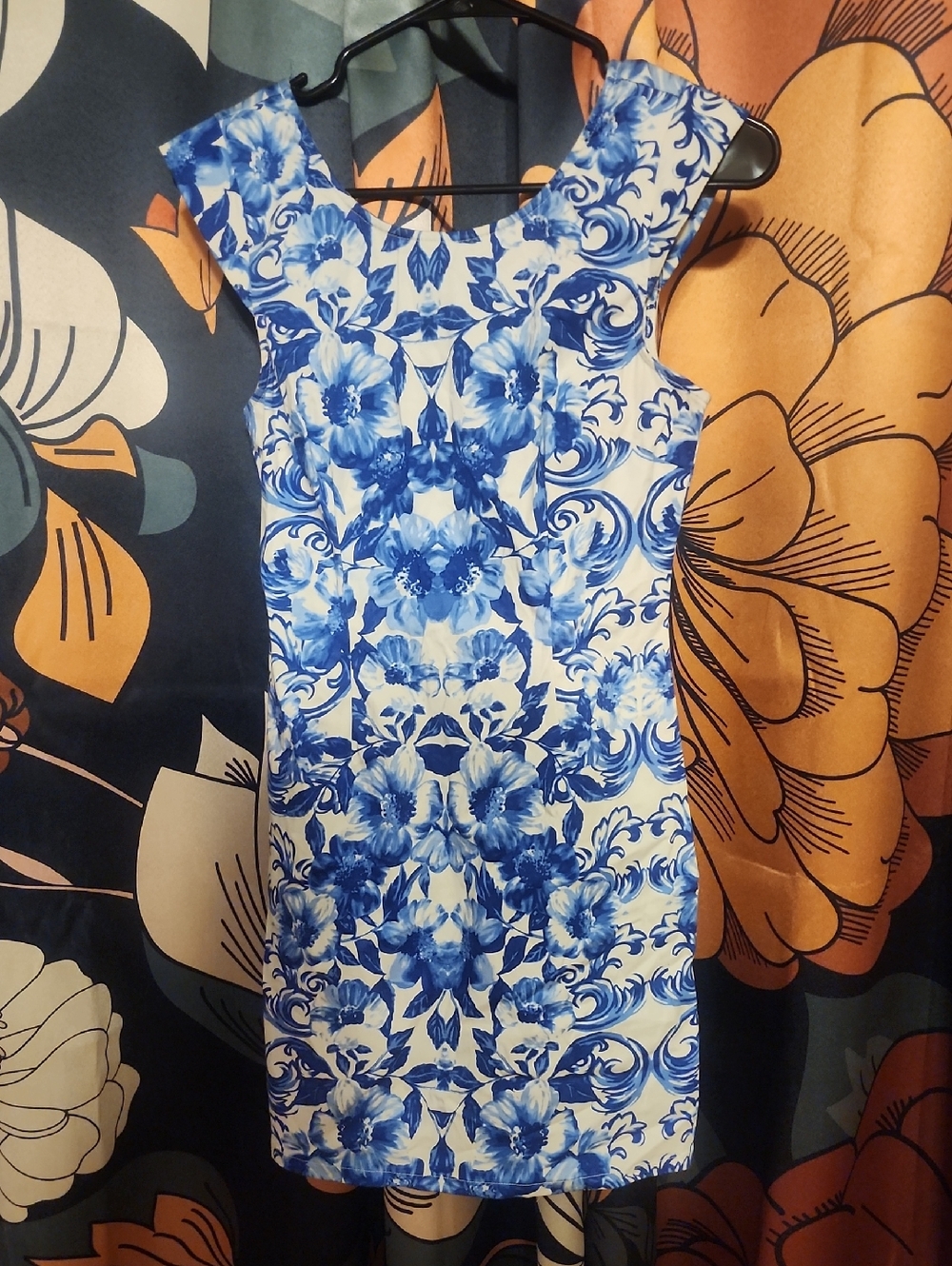 Forever 21 Blue and White Floral Sheath Mini Dress